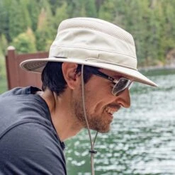 Sunday Afternoons Charter Escape Hat 19 Sunday Afternoons Charter Escape Hat -Sunday Afternoons charter escape hat cream male fw20 2500px