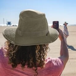 Sunday Afternoons EasyBreezer Hat 15 Sunday Afternoons EasyBreezer Hat -Sunday Afternoons eazy breezer hat back man selfie saddle