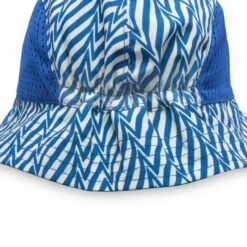Sunday Afternoons Infant SunFlip Cap 31 Sunday Afternoons Infant SunFlip Cap -Sunday Afternoons infant sunflip cap blue electric stripe sea spray rear stretch cape detail ss20 2500px