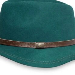 Sunday Afternoons Tessa Hat -Sunday Afternoons tessa hat emerald hatband detail fw20 2500px